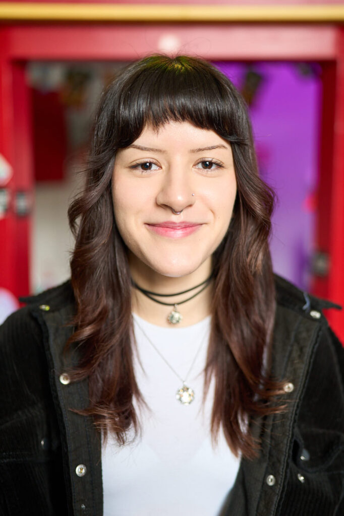 Offener Treff: Jugendliche entspannen mit Billard und Kicker